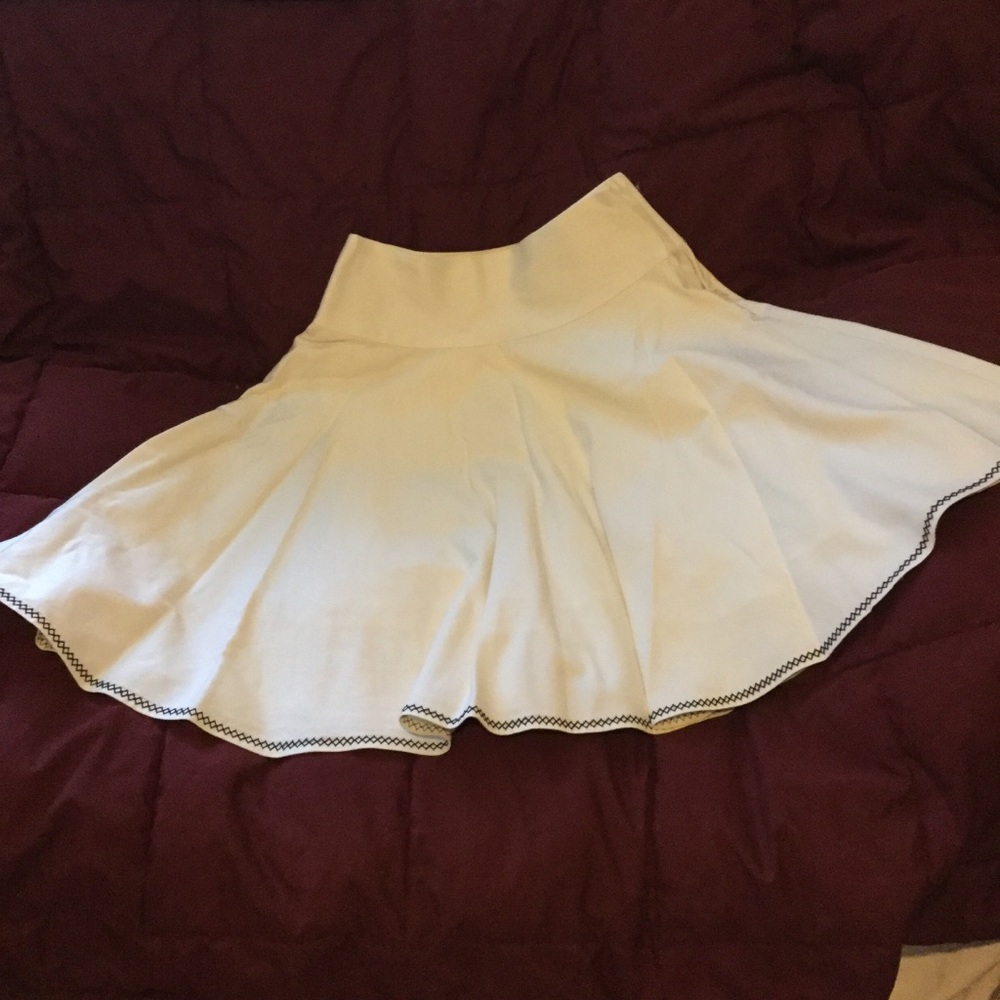 White House Black Market White skirt with black trim